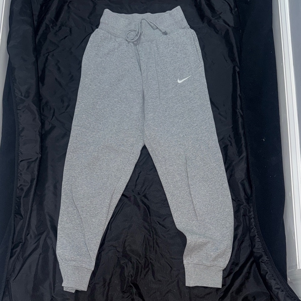 Nike Women’s Light Gray Sweatpants